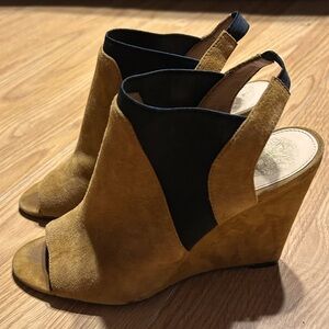 Women US 7.5 Vince Camuto strapped suede wedge heel open toe
